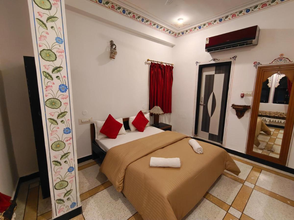 Albergue The Rustic Monk Udaipur Exterior foto