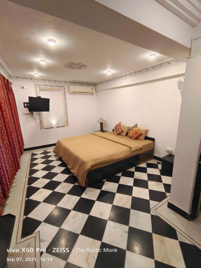 Albergue The Rustic Monk Udaipur Exterior foto
