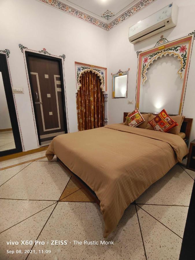 Albergue The Rustic Monk Udaipur Exterior foto